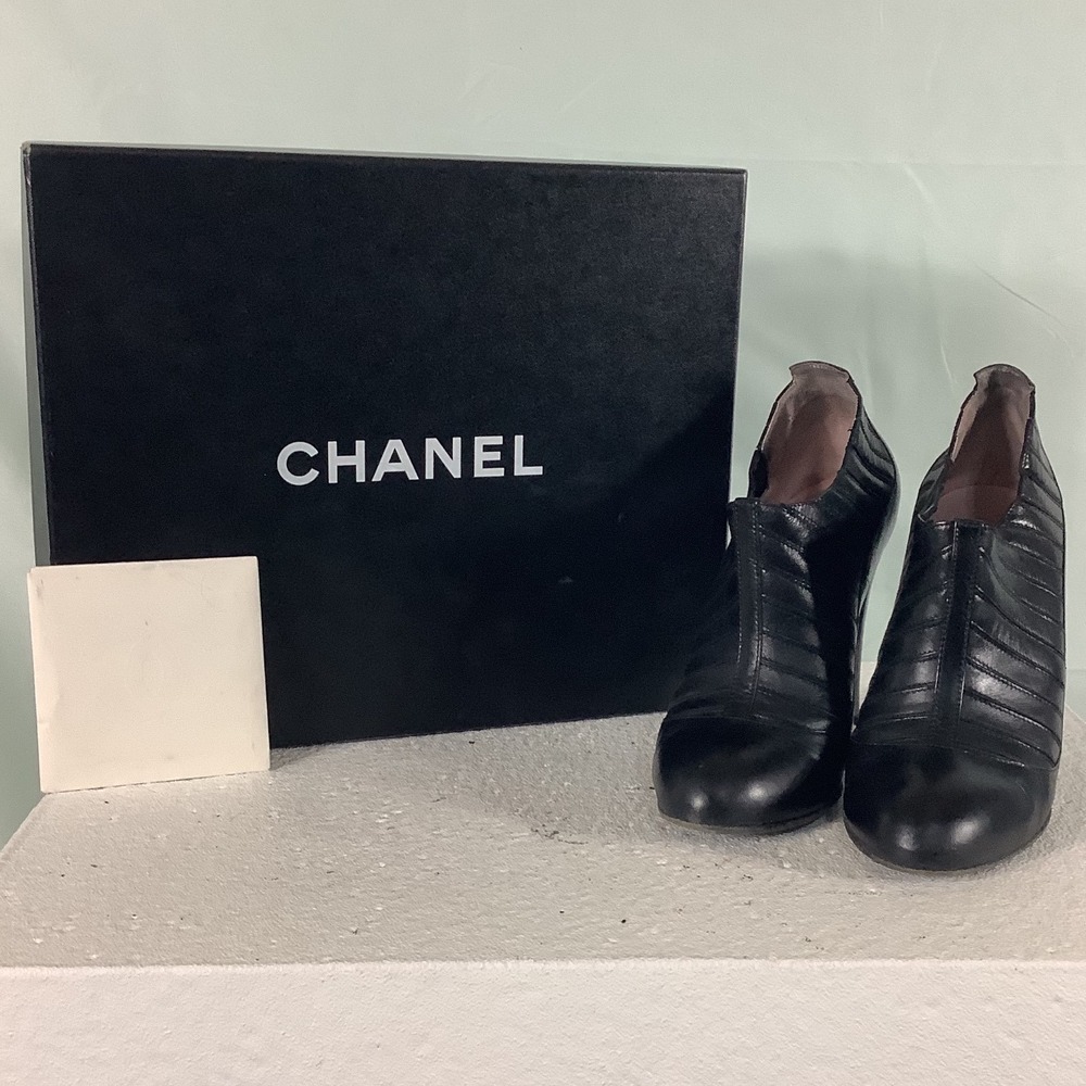 Chanel Black Leather Quilted Ankle Boots G25267 Stiletto Heel Size 38 EU‎